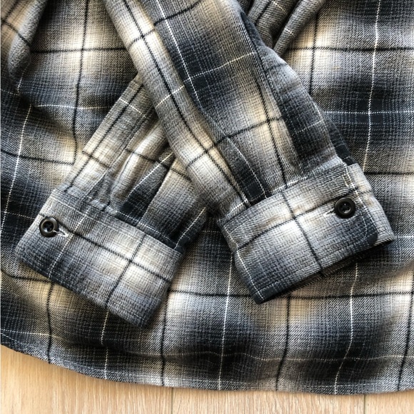 Uniqlo Black and Gray Plaid Hooded Flannel Shirt Size S - Picture 9 of 10